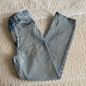 ABERCROMBIE & FITCH “the 90’s straight ultra high rise jeans” size 6